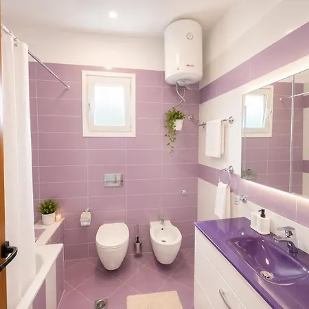 Portside Living Prázdninový dům Sarandë